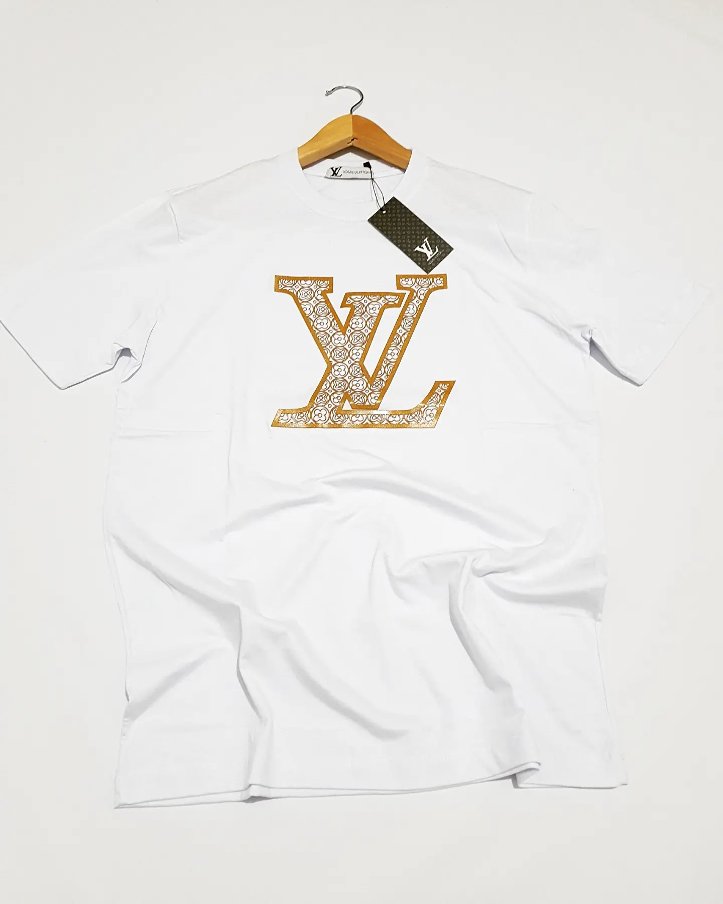 Camiseta LV Dourado - Pck Imports